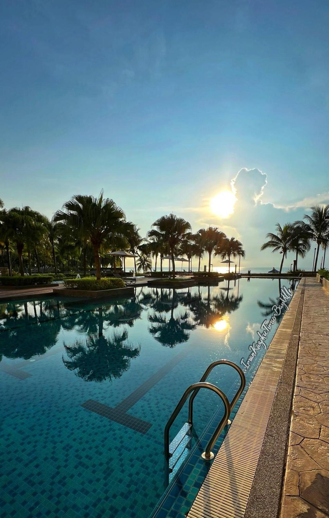 Sea View & Pool View & Wifi & Netflix At Iman Kazoku Timurbay 2bdr